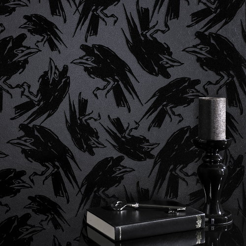 Halloween Decoratie Trends: Spooky Behang! – Griezelig Mooi Behang van Graham & Brown Super als Halloween Decoratie van het Huis – Zwarte Raven Behang  - MEER Behang … (Foto Graham & Brown Wallpaper Diablo  op DroomHome.nl)