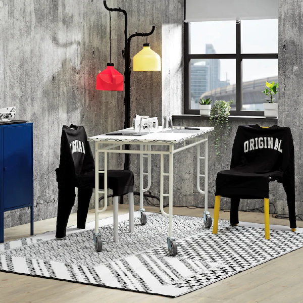 Ikea Sammankoppla streetslyle collectie – Houndstooth kleden, schoolspullen en lampen (Foto Ikea  op DroomHome.nl)