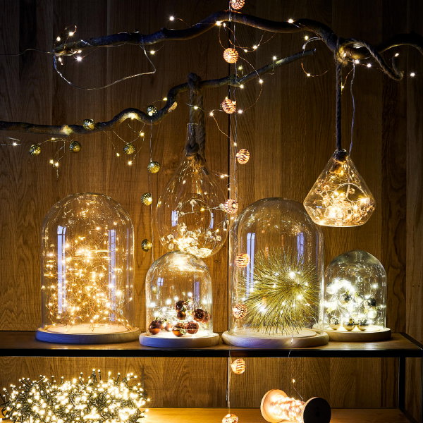 Kerstverlichting voor Binnen & Buiten Tips! Kerst Startpagina voor kerstdecoratie, kerstversiering, Kerstverlichting, Kerstbomen & Top 10 Kerstcadeau's LEES MEER.. (Foto Casa)