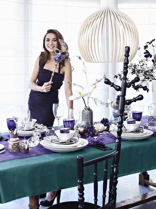 Kerst In Huis Trend 2011 - Kerst Trend Glamour - Kerstdiner Tafel - LEES MEER.. (Foto Perscentrum Wonen op DroomHome.nl