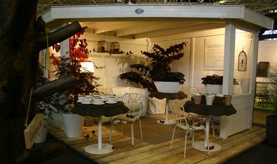 Tuinblad Home and Garden 'Garden Cafe' Terras & Tuin Trends 2011 FOTO'S op Woonbeurs Amsterdam LEES MEER... (Foto Droomhome.nl)