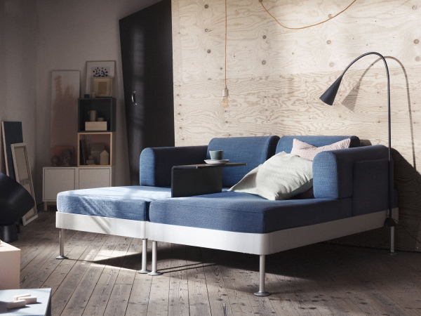 Ikea modulaire bank – loungebank Delaktiq, design Tom Dixon (Foto Ikea  op DroomHome.nl)