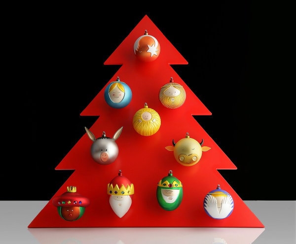 Nieuwe Alessi kerst collectie 2017  - Kleurrijke kerstballen komen uit het Palle Presepe project, design Marcello Jori. (Foto Alessi  op DroomHome.nl)