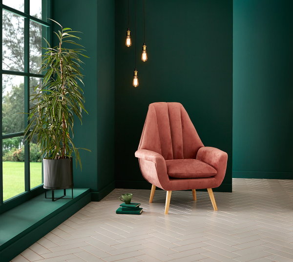 Graham & Brown kleur trend 2020: Adeline – fles groen verf (Foto Graham & Brown  op DroomHome.nl)