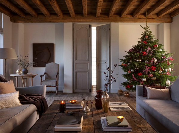 Zara Home kerst 2020 – Kerstdecoratie en kerstboom in de woonkamer (Foto Zara Home  op DroomHome.nl)