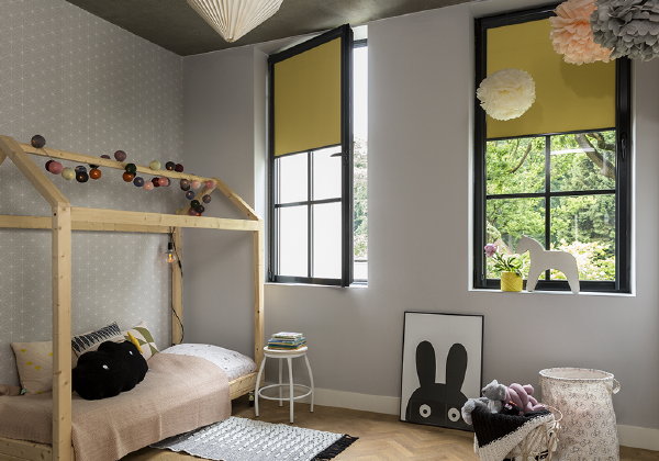 Veilige kinderkamer en babykamer met raamdecoratie en meubel tips (Foto kinderkamer  op DroomHome.nl)