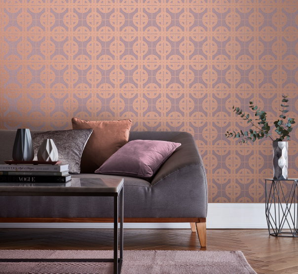 Oosters behang met geometrisch ontwerp: Asian Lattice Blush (Foto Graham & Brown  op DroomHome.nl)