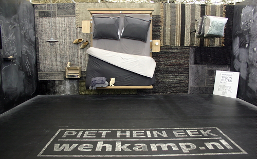 Nieuwste Piet Hein Eek Collectie - Nederlands Design: Piet Hein Eek Slaapkamer op de Woonbeurs Amsterdam - Komische Presentatie van Wehkamp.nl - LEES MEER... (Foto Piet Hein Eek Houten Bed  door DroomHome.nl)