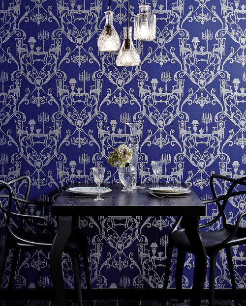 Behang trends: Typisch Engels Behang ‘Eccentrics’ van Graham & Brown – Damasquerade Behang met een Knipoog MEER Behang… (Foto Damasquerade Wallpaper by Graham & Brown  op DroomHome.nl)