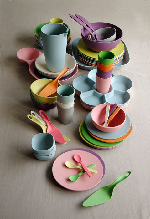 Buiten Eten Zonder Plastic! 100% Composteerbaar Servies & Wegwerpservies voor Tuinfeest, Dineren & Picknick – Afbreekbaar Servies Raw Earth Collectie van ZuperZozial in Vrolijke Kleuren LEES MEER… (Foto Perscentrum Wonen, ZuperZozial  op DroomHome.nl)