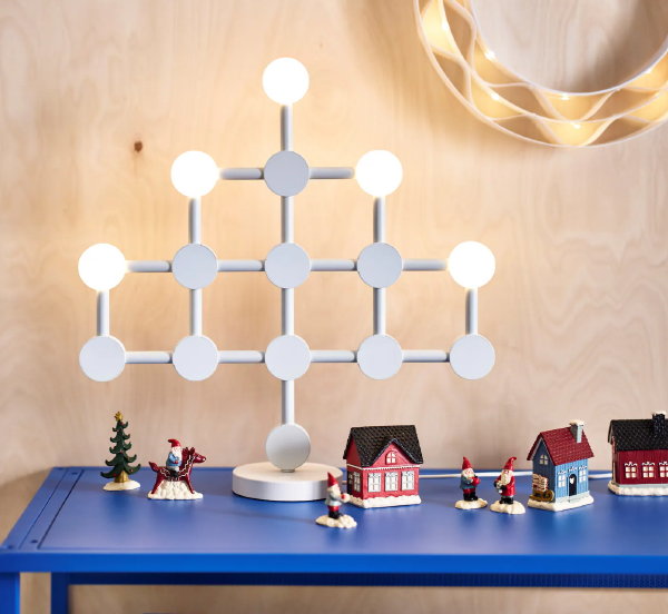 IKEA kerstcollectie 2023 – IKEA kerst lamp led (Foto: IKEA  op DroomHome.nl)