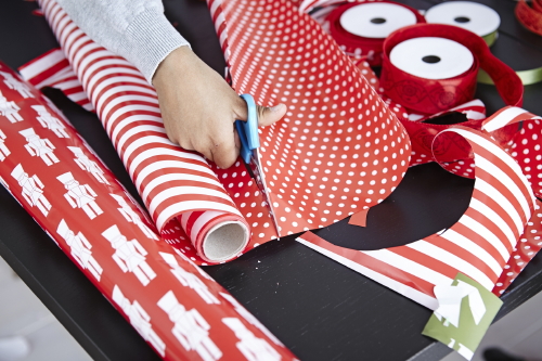 Kerst 2014: Kinderen Kerst Koken met Ikea - Kinderen Kerstcadeau's Inpakken met Ikea Inpakpapier - MEER Kerstcadeau's... (Foto Ikea Christmas Cooking 2014  op DroomHome.nl)