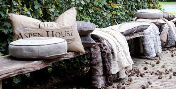 Winter Woontrend Riviera Maison The Aspen House Woonaccessoires als Kussens, Throws - Plaids en Lantaarns & Windlichten - MEER Riviera Maison... (Foto Riviera Maison  op DroomHome.nl)