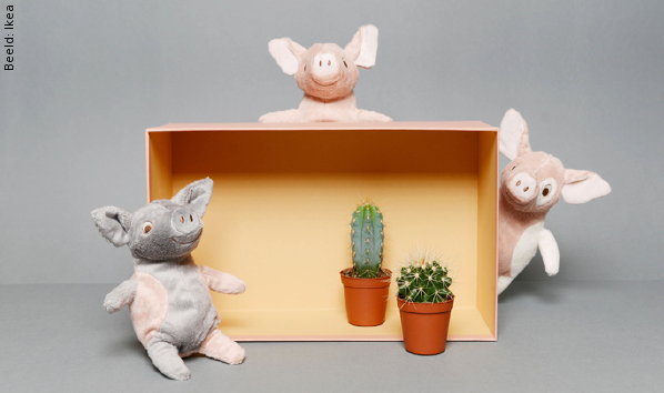 Kinderkamer Trends: Nieuwe Ikea Knuffels als Varken Knorrig met Kelgris Biggetjes en Okenlopare Paard. (Foto Ikea   op DroomHome.nl)