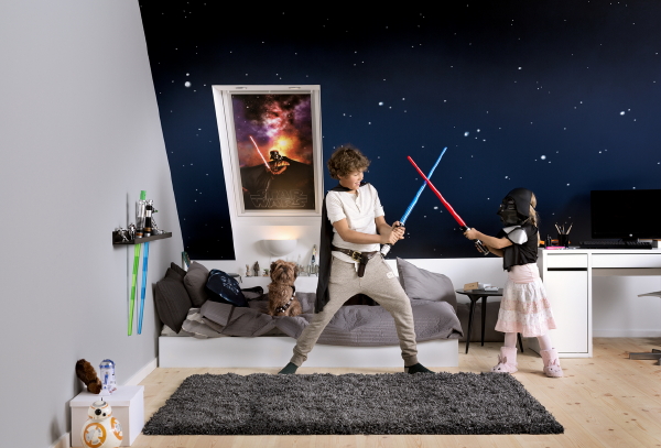 Kinderkamer Trend: Star Wars Rolgordijnen - Galactische Verduisterende Rolgordijnen van Velux - Meer Gordijnen... (Foto Velux Star Wars / Disney  op DroomHome.nl)