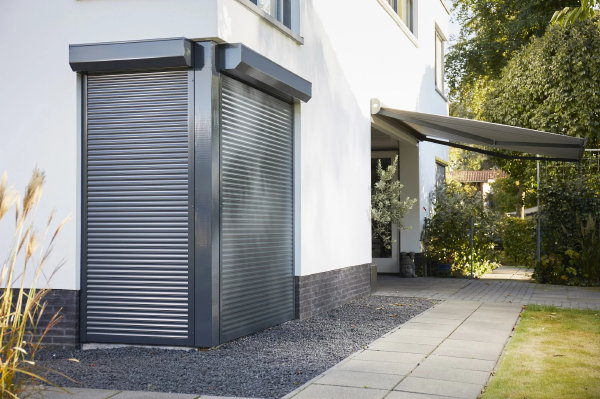 Rolluiken tegen zomer hitte (Foto: Sunmaster  op DroomHome.nl)