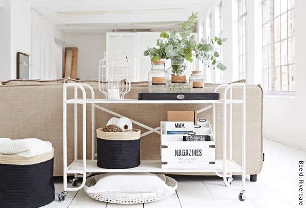 Zomer Woontrend 2016 - Riverdale Summer Symphonies Meubel Collectie: Bijzettafel, Magazines Rek, Mand, Dressoir op Wielen. (Foto Riverdale  op DroomHome.nl)