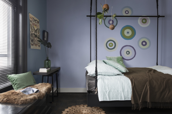 Kleurtrend 2017: New Romanticism in de Slaapkamer - Verf Kleurenpalet Groen, Blauw en Grijs voor Muren, Meubels en Woonaccessoires.  (Foto Flexa  op DroomHome.nl) 