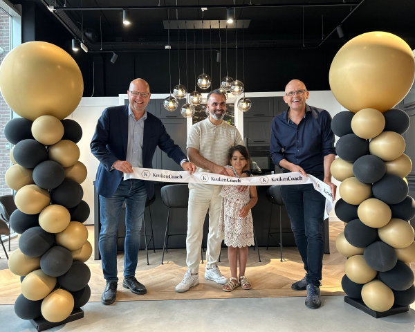 KeukenCoach Utrecht winkel opening op Woonboulevard Utrecht – Jaap Oostra, Mustapha Sarti & Roel Oostra,  (Foto: KeukenCoach  op DroomHome.nl) 