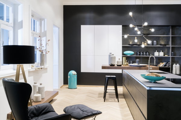 Colorful Living met Wesco Woonaccessoires – Keuken: Wesco Pushboy Turquoise Afvalbak – MEER Keukenaccessoires… (Foto Wesco  op DroomHome.nl)