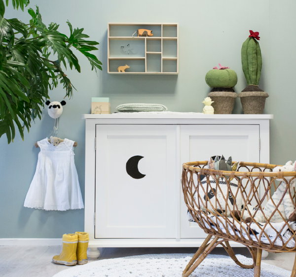 Kinderkamer in Stijl: Camilla Collection Commode Lova Moon – MEER Kinderkamer Trends… (Foto Kinderkamer in Stijl  op DroomHome.nl)