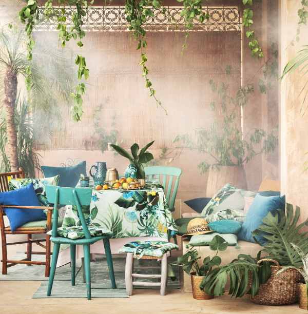 H&M Home Zomer Woontrends 2017 – H&M Woonaccessoires als Tafellakens, Tafellopers en Servetten, Servies, Bestek, Kussens, Handdoeken, Houten Schalen en Kommen – MEER Interieur Inspiratie…  (Foto H&M Home  op DroomHome.nl)